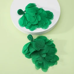Green Flower Petal Elegant Beaded Charm Decor Piercing Dangle Earrings For Women Trend Luxury Design Wedding Party Jewelry Gift
