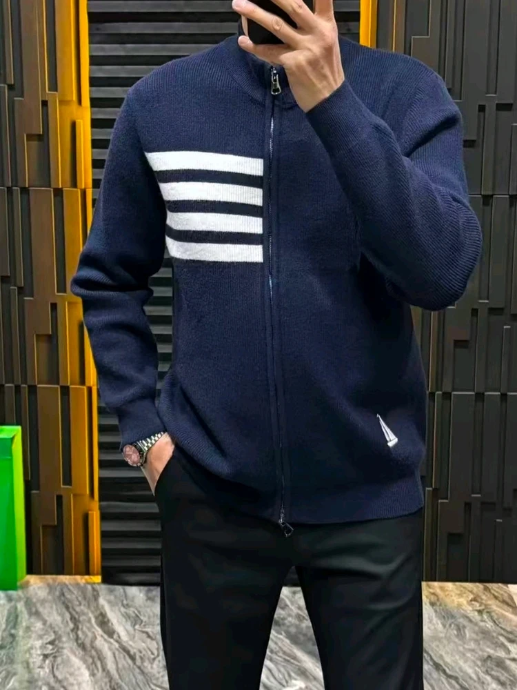 

Высококачественный мужской вязаный кардиган LSX376: осенне-зимняя модная повседневная модель с воротником-стойкой, универсальный вариант для делового и повседневного стиля