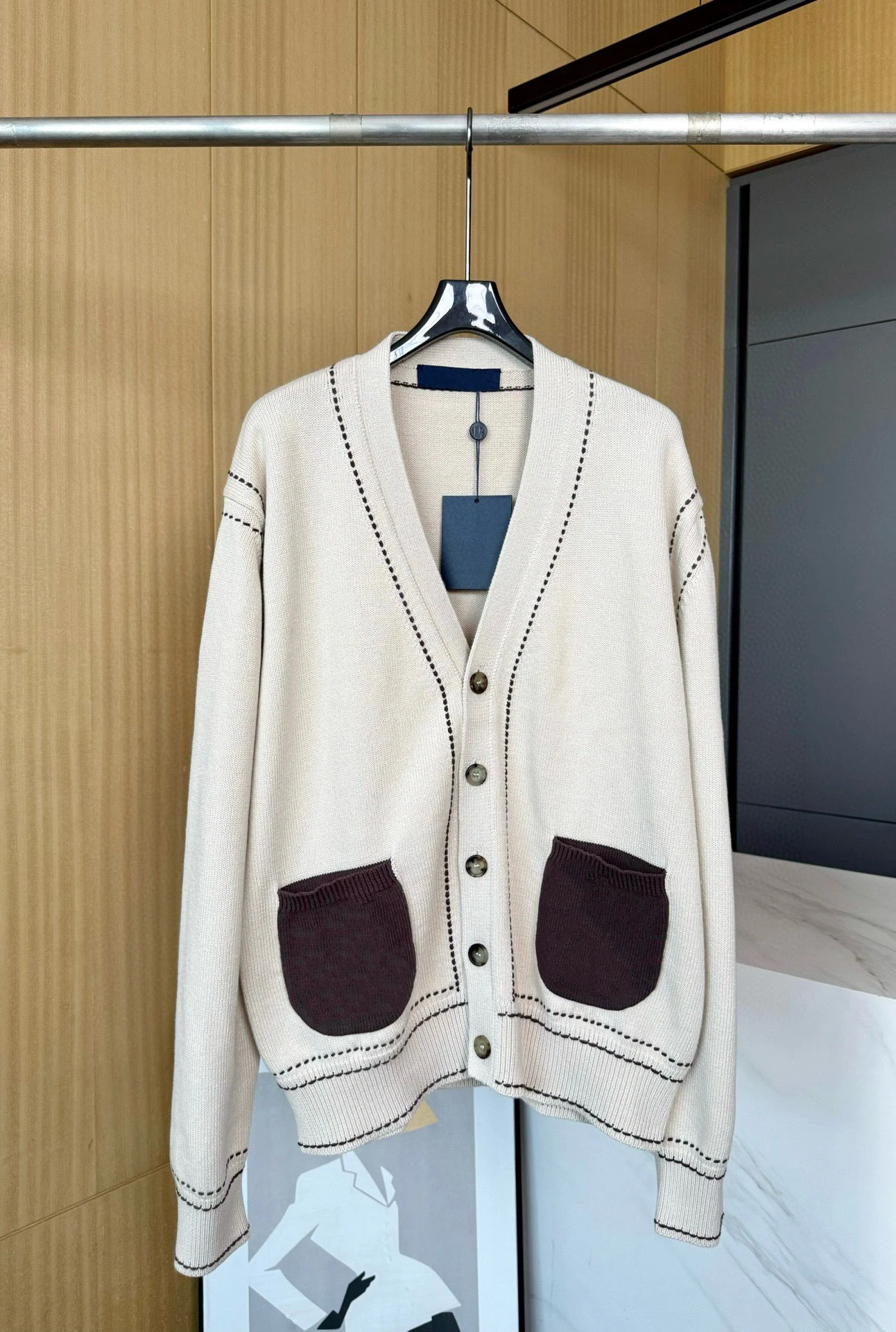 Unisex wear autumn and winter new knitted cardigan soft comfortable loose line decoration simple fashion