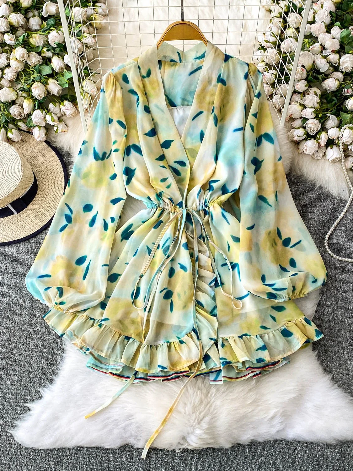 Ele V-Ne Długi Szyfonowy Top z Nadrukiem dla Kobiet na Wiosnę i Jesień, z Plisowanym Dołem, Regulowanym Sznurkiem w Talii, w Stylu Koreańskim, Elegancki, Idealny do Pracy