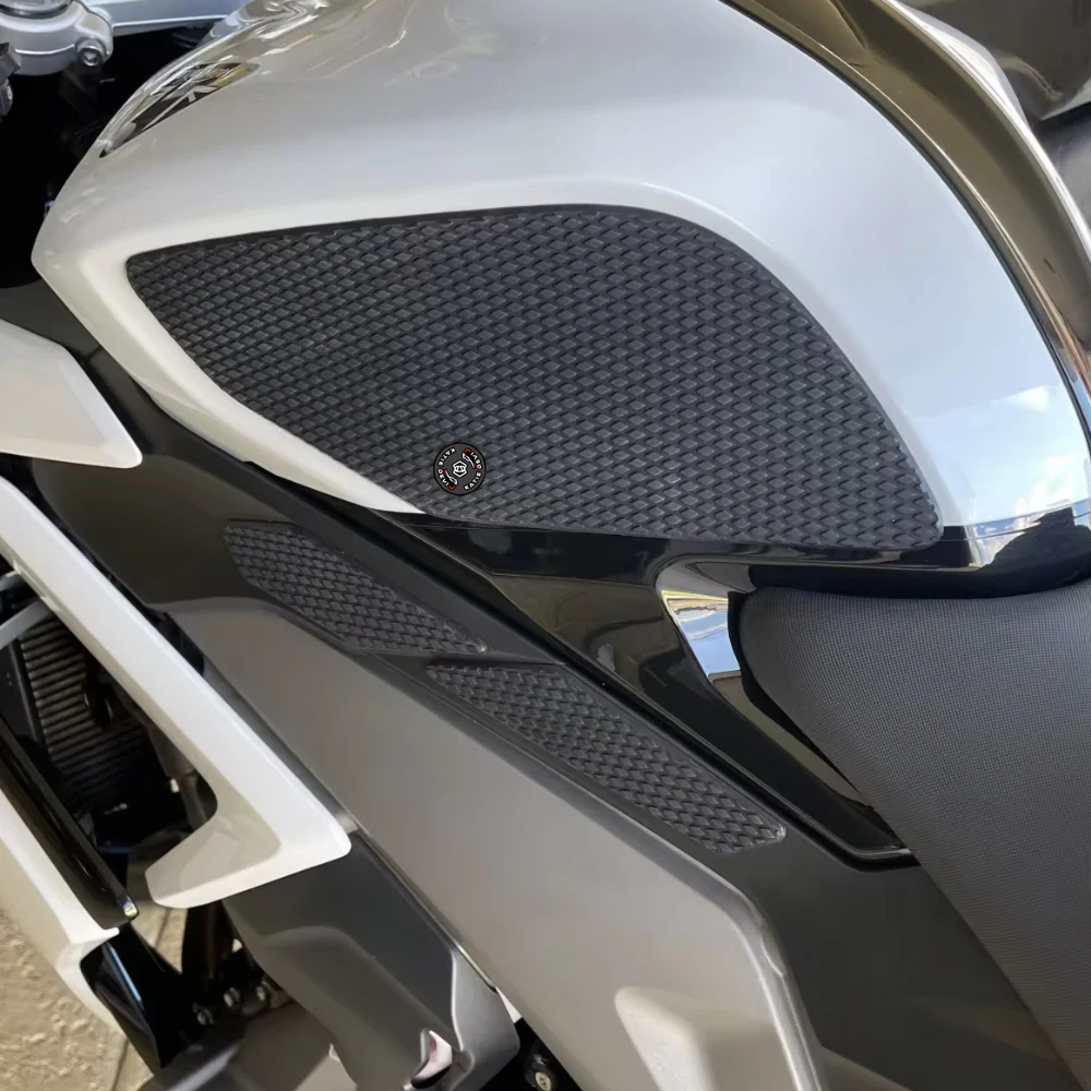 Fit  For Daytona 660 Daytona660 2024 2025 2026 Side Fuel Tank pad Tank Pads Protector Stickers Knee Grip Traction Pad
