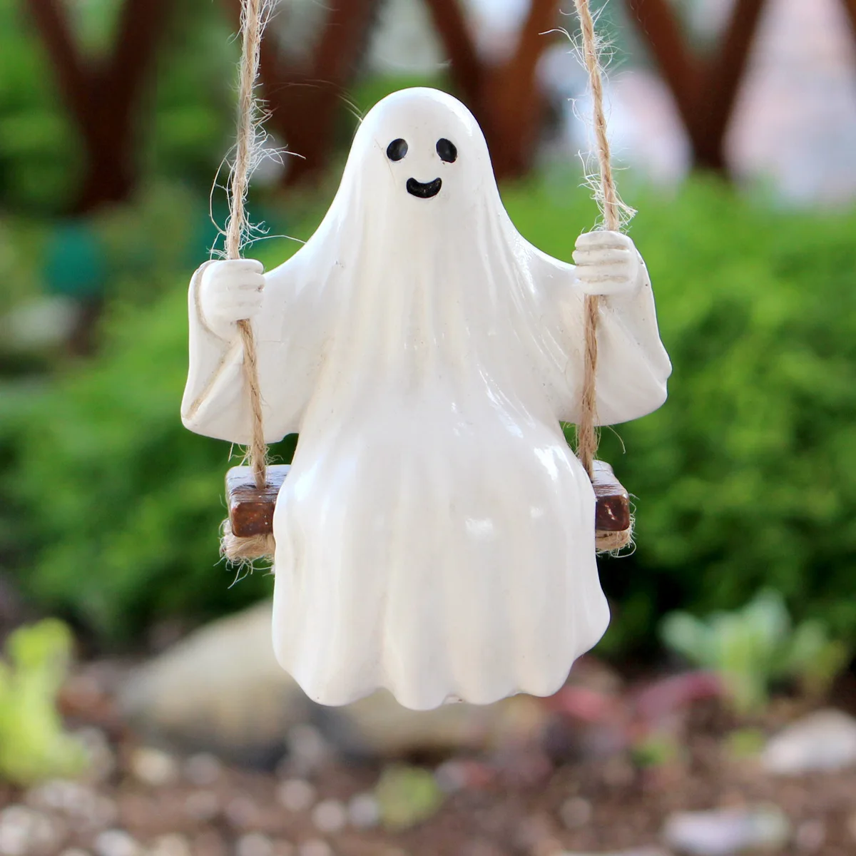 New Halloween Resin Swinging Ghosts Decorative Wall Hanging Novelty Creative Funny Ghost Halloween Garden Decorative Hanging