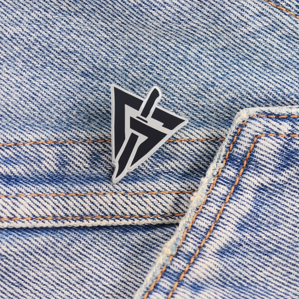 دلتا فورس كامب شعار شارة بسيطة الثلاثي بروش الكرتون لعبة الأجهزة الطرفية دبوس معدني لعبة عشاق الملابس الزينة