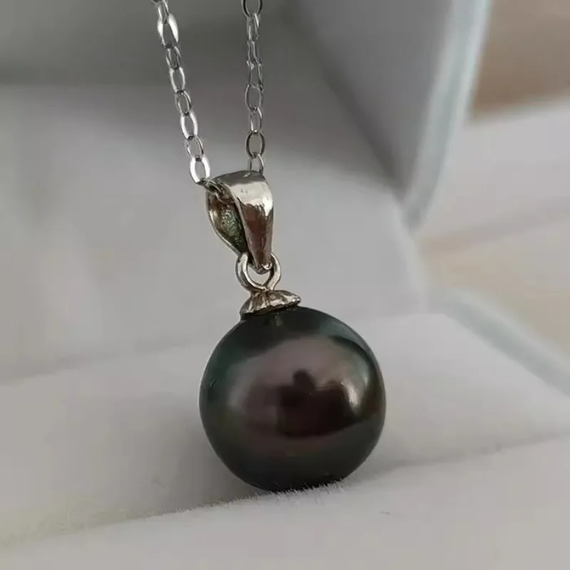 

10-11mm Natural Round Black Pearl Pendant with Peacock Green 925 Silver Setting