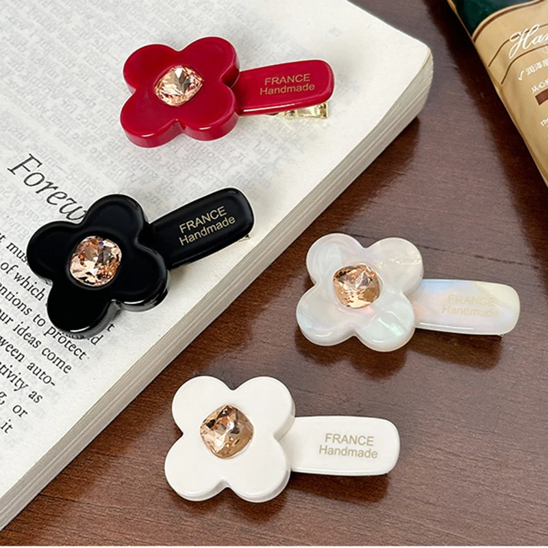 Ins Hot Sale Sweet 4.8CM Mini Flower Rhinestones Duckbill Hair Clip For Cute Girls Simple Acetate Side Clip Hair Accessories