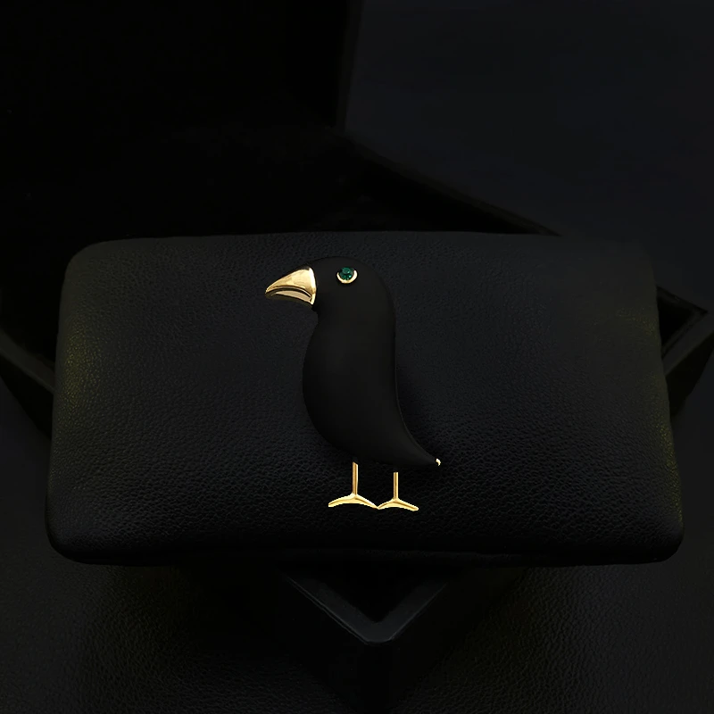 2038 Exquisite High-End Cute Bird Brooch Women's Sweater Suit Neckline Corsage Black Animal Pin Clothes Accessories Jewelry