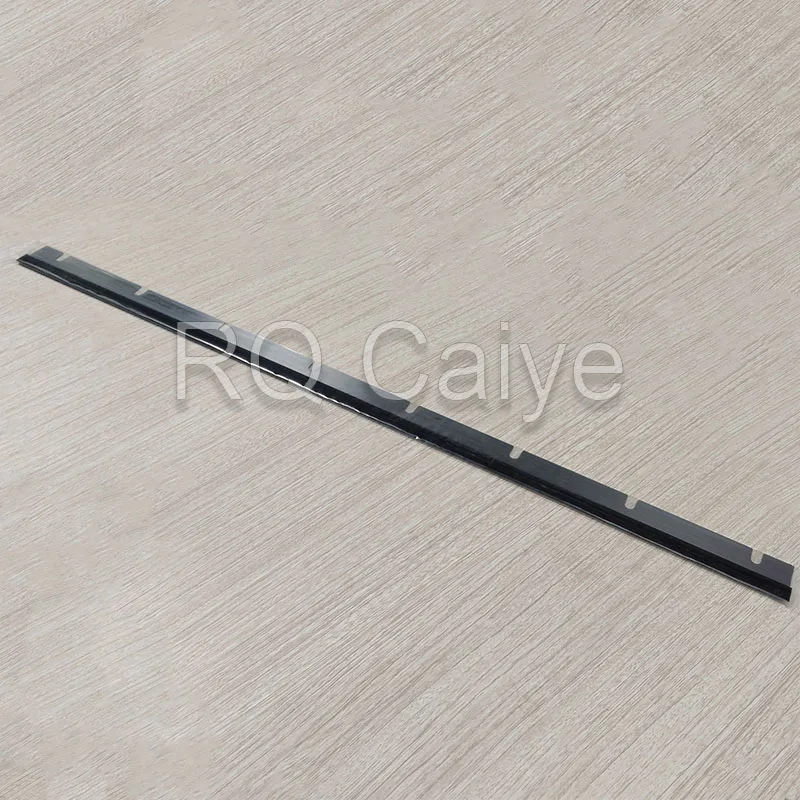 

3Pieces For Mitsubishi Printing Machine Spare Parts Mitsubishi 1E/1F/1G Wash up Blade 785X40X0.5mm with 8 Holes