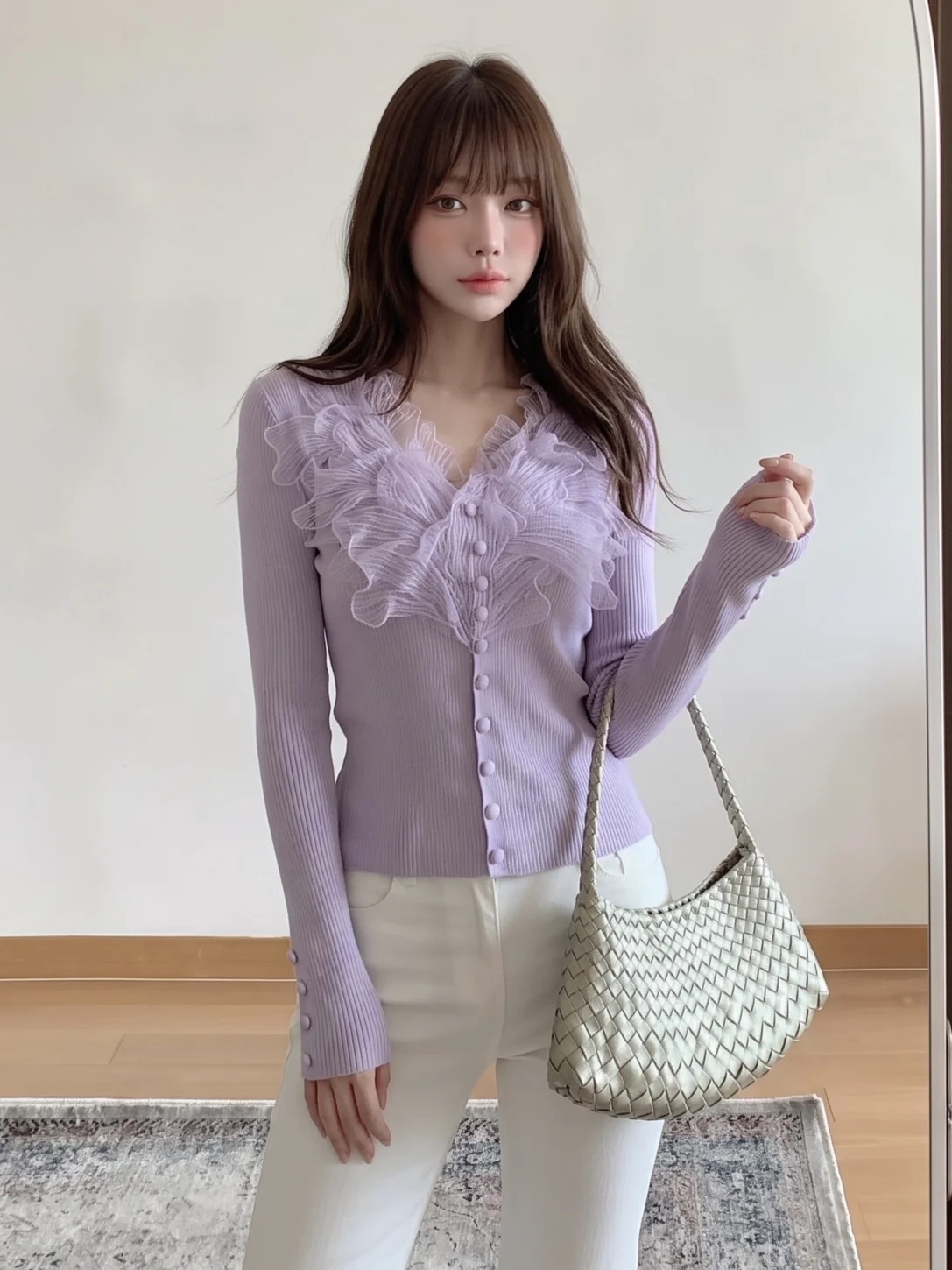 Korean Style Women's Knitted V-neck Lace Trim Sweater Slim Fit Soft Cozy Waist-cinching Slimming Top Autumn Fashion
