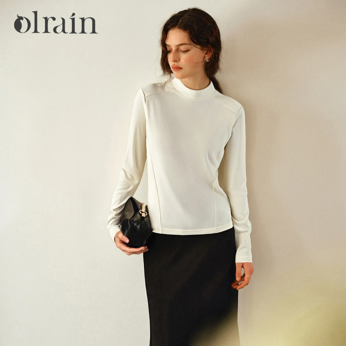 OLrain 우아한 따뜻한 티셔츠 2025 가을 신상 단색 심플 터틀넥 슬림 핏 긴팔 다용도 여성 상의 O57DT002629