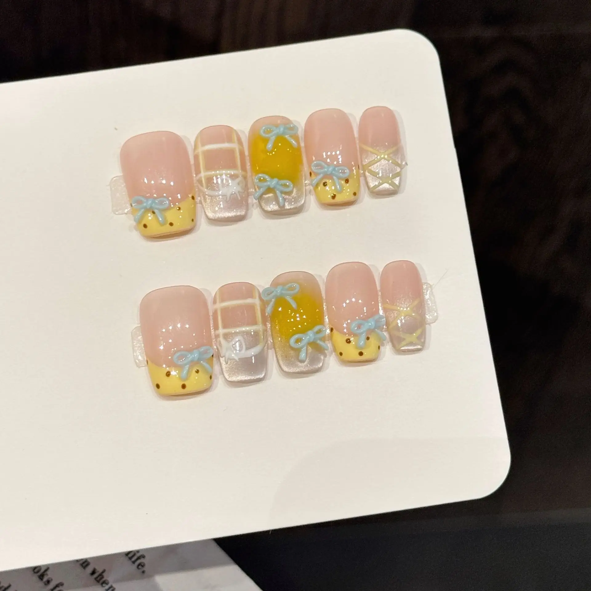 10 Uds. De uñas postizas hechas a mano Kawaii con gradiente, decoración de lazos 3D, uñas postizas de ojo de gato de cristal francés amarillo para mujer