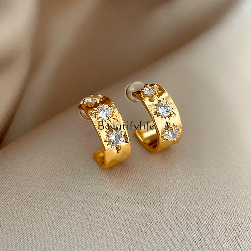 

Medieval style heavy industry light luxury gold flash diamond zircon earrings exquisite fashion niche high-end stud earrings