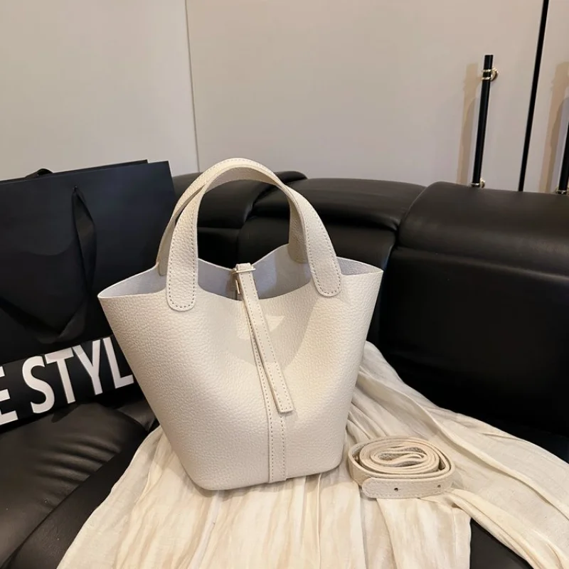 

Elegant Ladies Messenger Bag Made Of Fine Leather Boasting Trendy High-End Lightweight Soft Daily Refined Look​