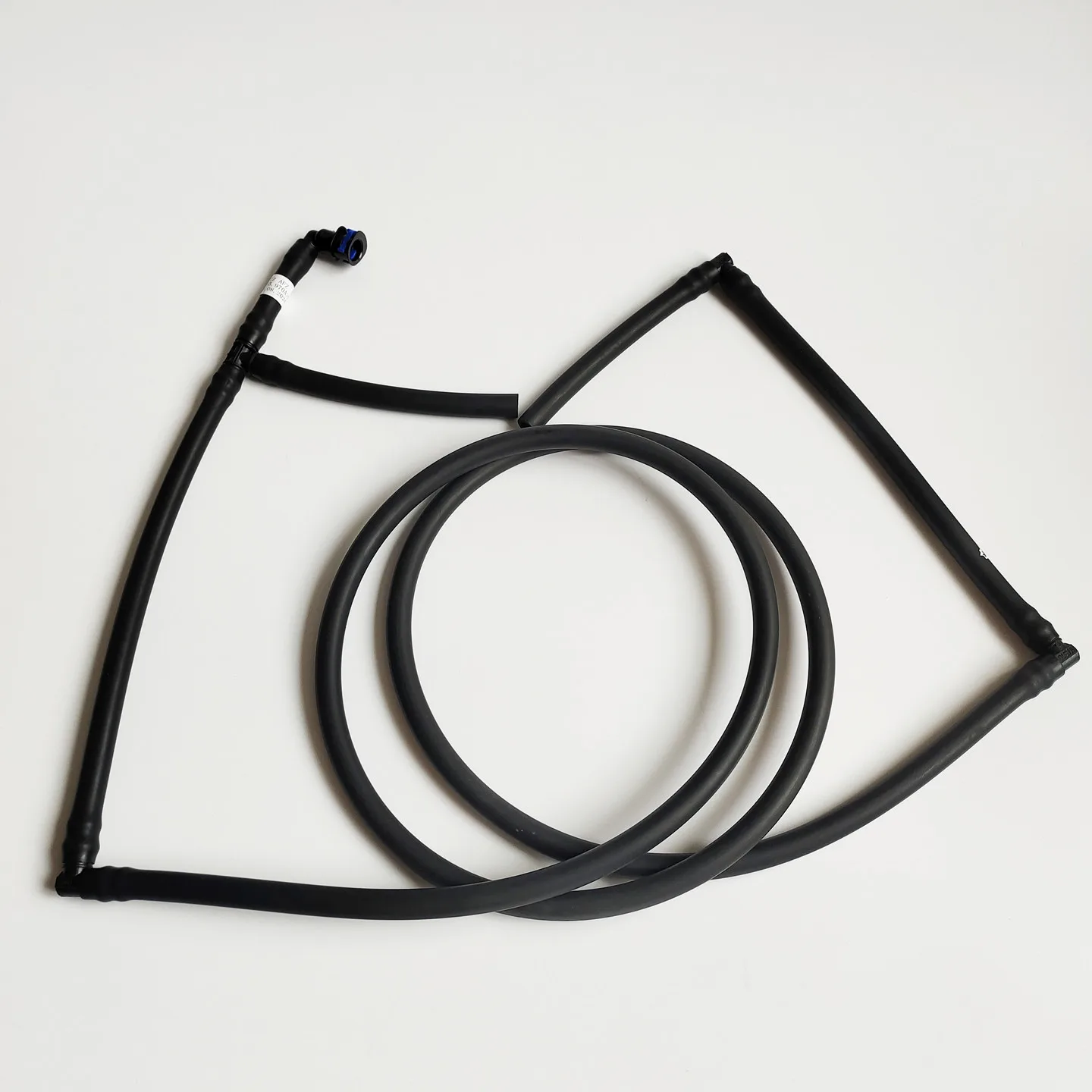 Picture 5: For Audi 2009-2011 A6L C6 Headlight Washer Hose