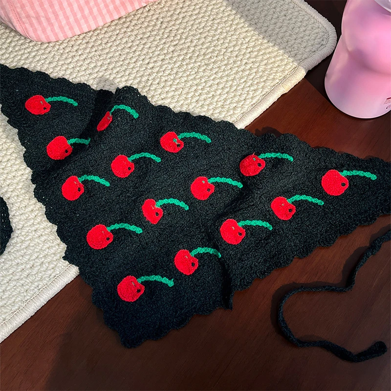 

Милая и милая вязаная крючком повязка на голову с клубникой и вишней — полый треугольный шарф для волос ручной работы для женщин (весна-лето для путешествий)