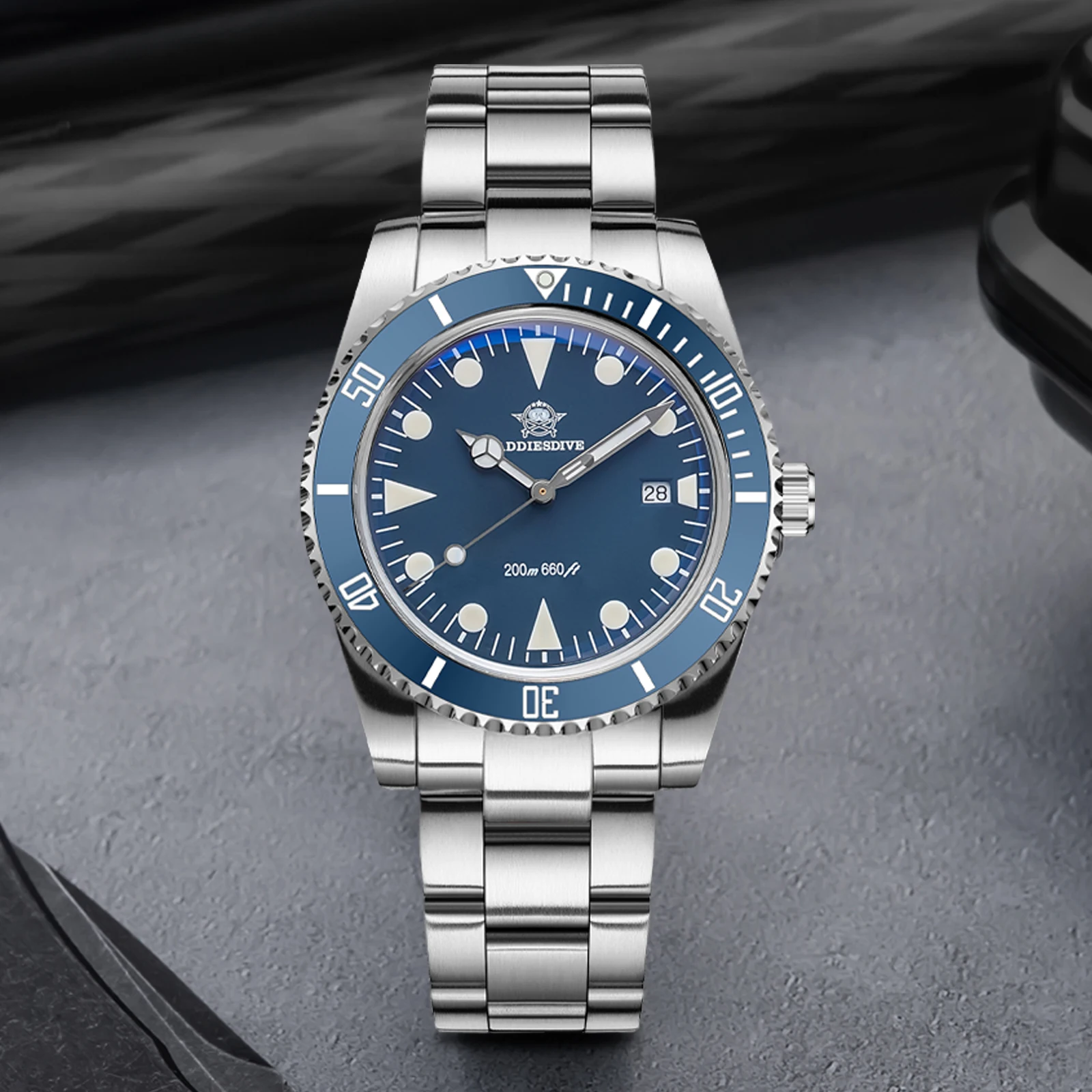 ADDIESDIVE Rotating Ceramic Men's Watch Ultra-thin Bubble Mirror Glass Waterproof 200m AR Coating BGW9 Super Luminous Wristwatch