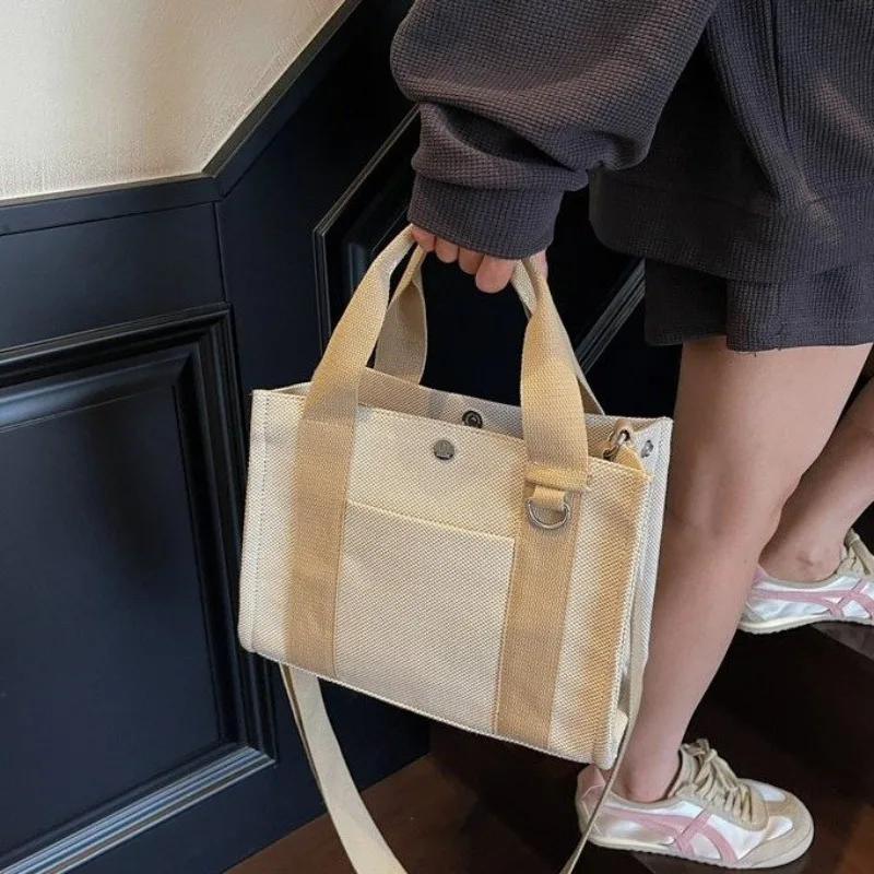 

Стильная дизайнерская сумка для подгузников для женщин, роскошная кожаная сумка-тоут, элегантная сумка через плечо, повседневный шик.