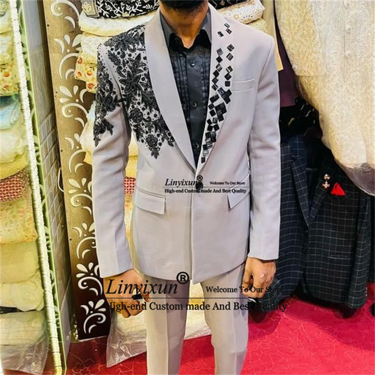 

Elegant Beaded Appliques Men Suits Groom Tuxedos 2 Pieces Wedding Dinner Luxury Bridegroom Blazers Male Bespoke trajes de hombre