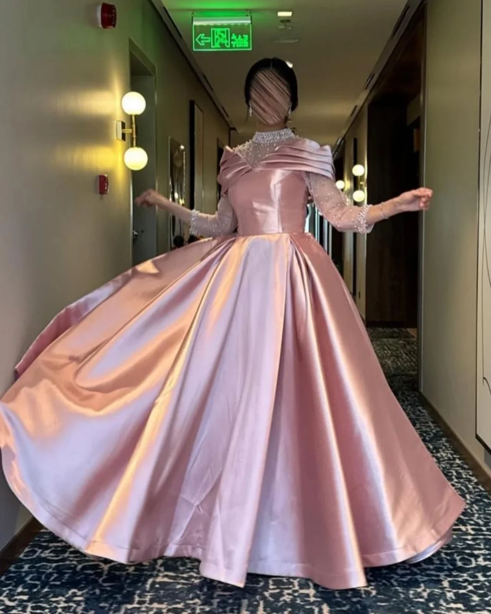 

Customized Exquisite Women Rhinestone Beading A-line Evening Dresses Formal High Collar Long Sleeves Floor Lenght Prom Dresses