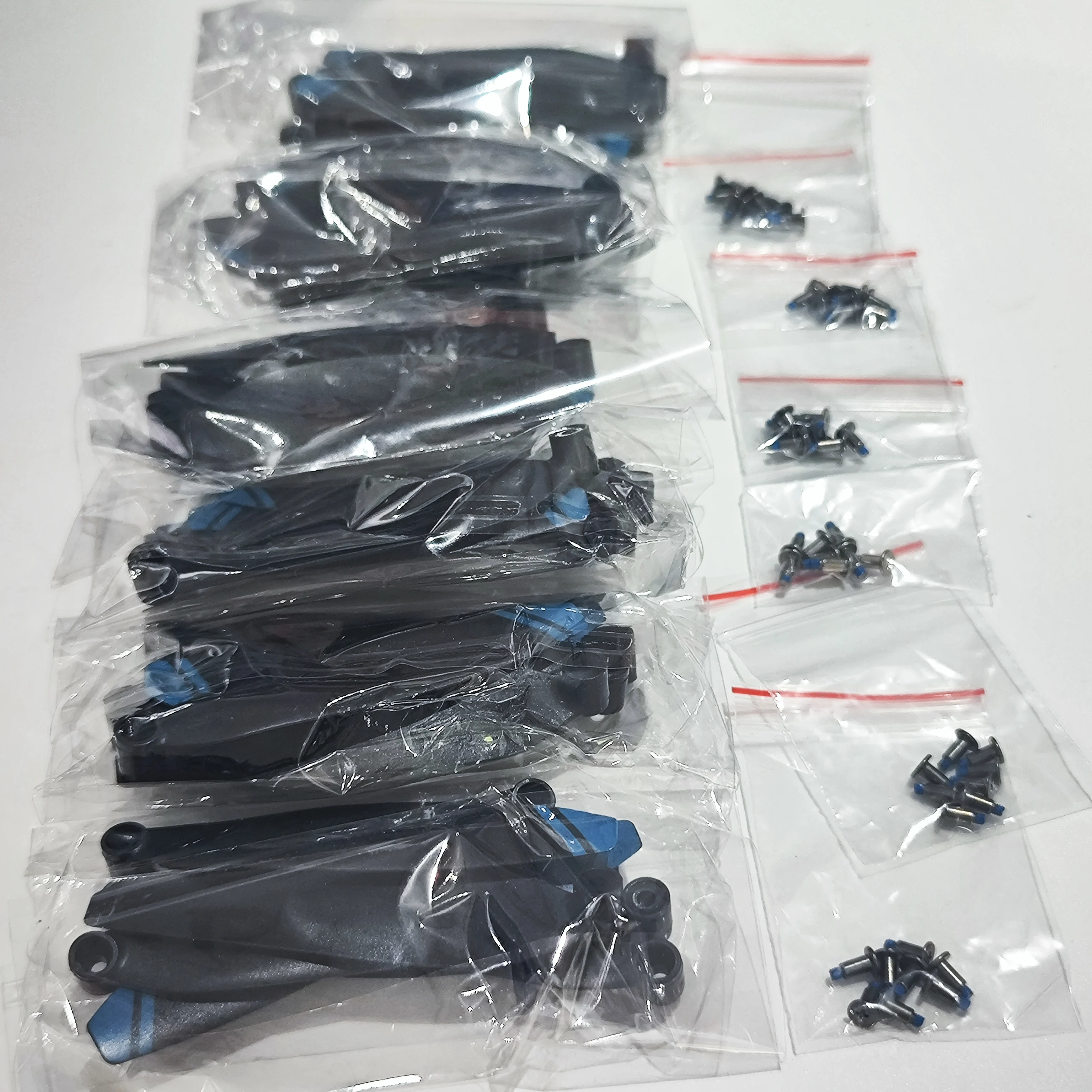 

Оригинальный бесшумный складной дрон M33Max M33 MAX RC Quadcopter лопасти пропеллера запасные части кленовый лист крылья аксессуары для вентиляторов 48 шт.