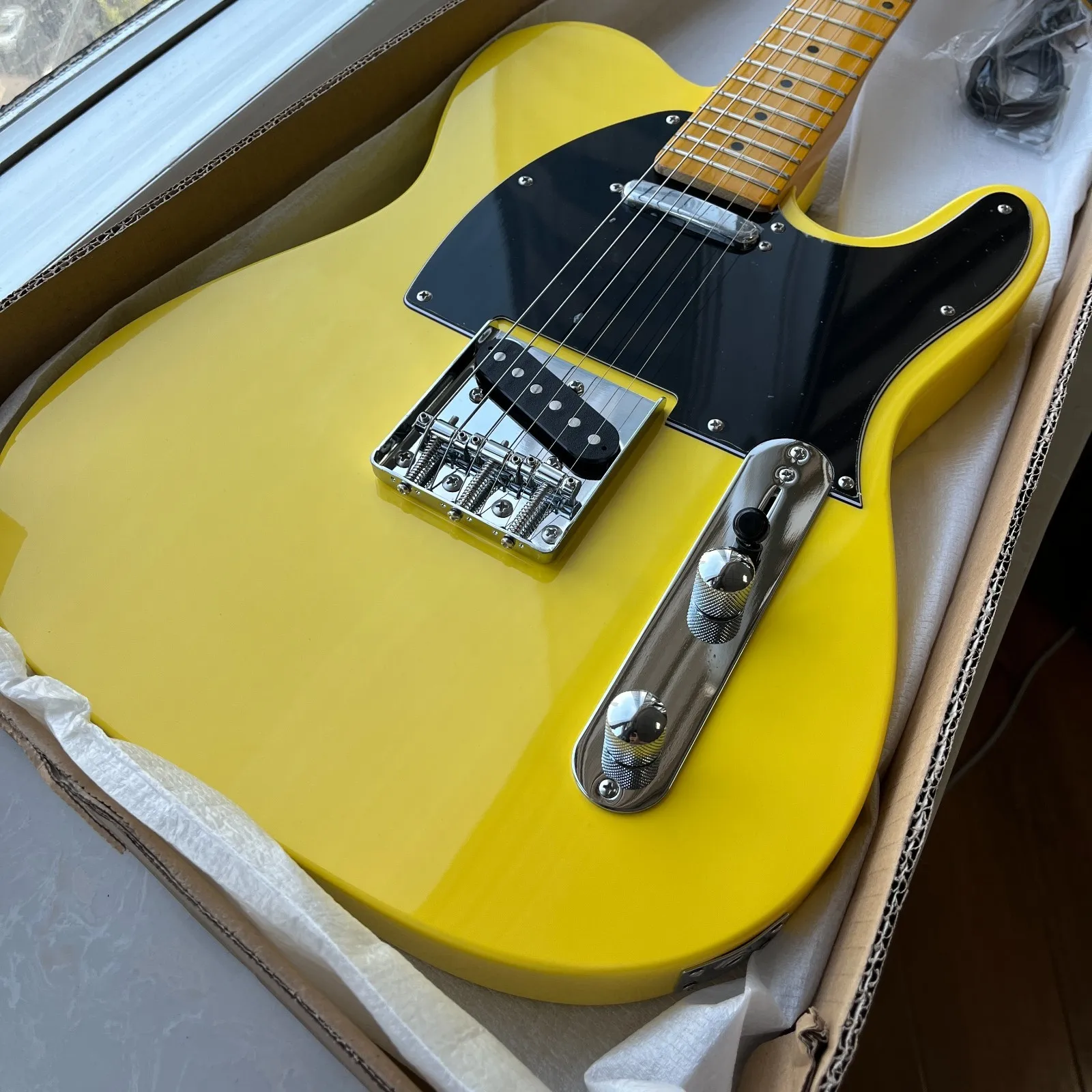 

2026 hot new Yellow Guitar Maple Fretboard Alder Body