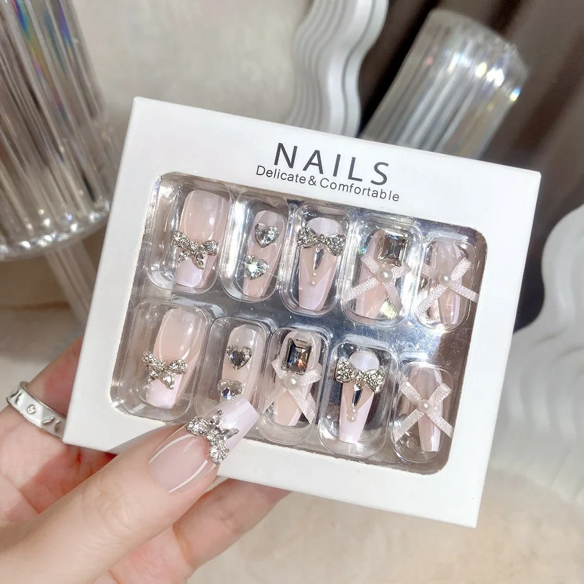 

Handmade 3D Rhinestone Charming Fake Nails Love Butterfly. Square Diamond Charm Nail Party Sister Girlfriend