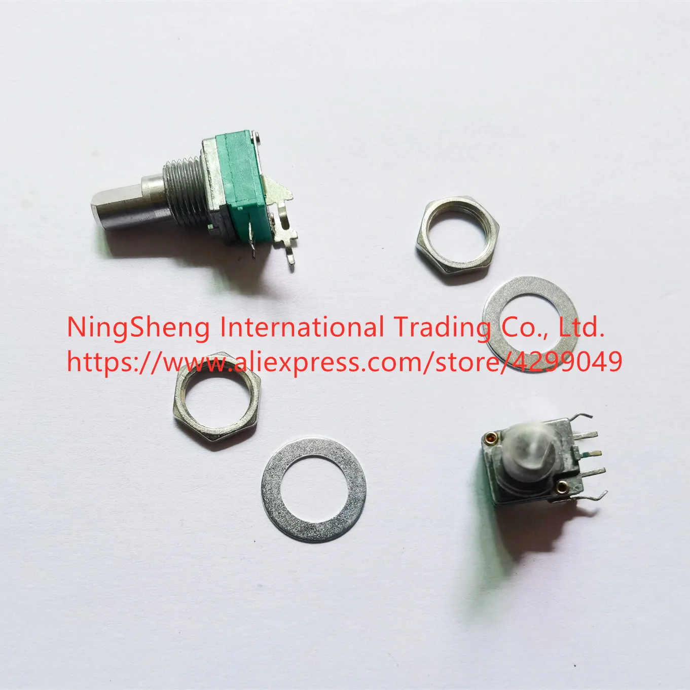 Original new 100% import RK097N horizontal single coupler potentiometer B10K 9MM axle sleeve reverse axis length 15MMF (SWITCH)