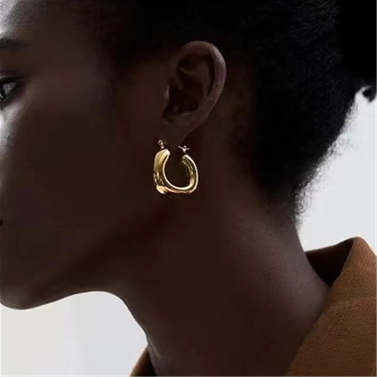 Vintage 18K Gold Plated Waterproof Stainless Steel U Shape Earrings Metal Casting Trendy Jewelry Party Gift