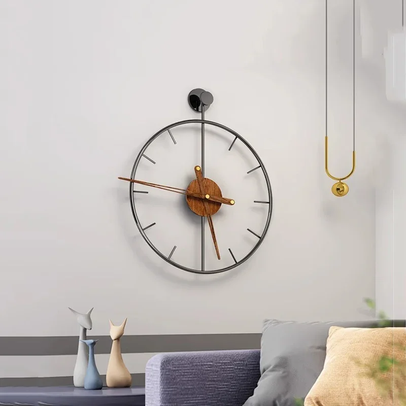 Metal Large Wall Clocks Round Clocks Elegant Home Ornaments Decoration for Living Room Luxurious Objects No Digital Design