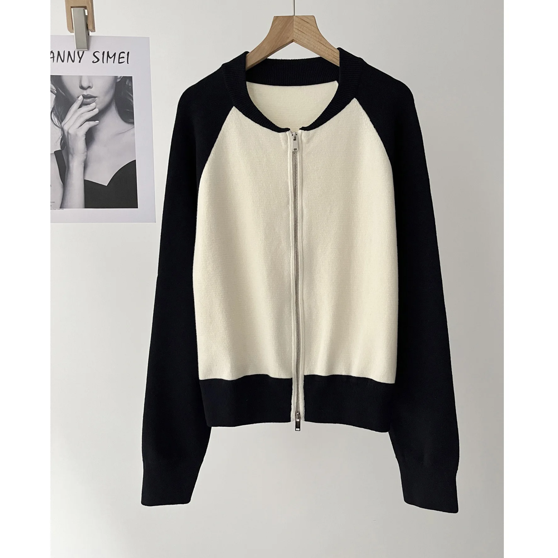 

Women's casual pilot style baseball style contrasting color splicing knitted cardigan jacket 16a-0254