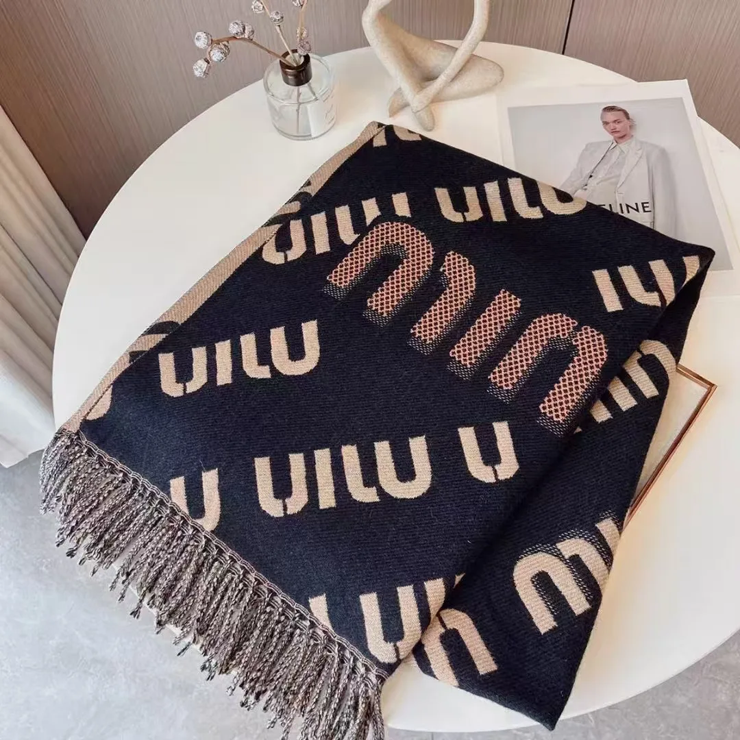 

2025 New English Letter Printed Women's Scarf Imitation Cashmere Scarf Essential for Cold Resistance Warm Outer Wearing Shawl