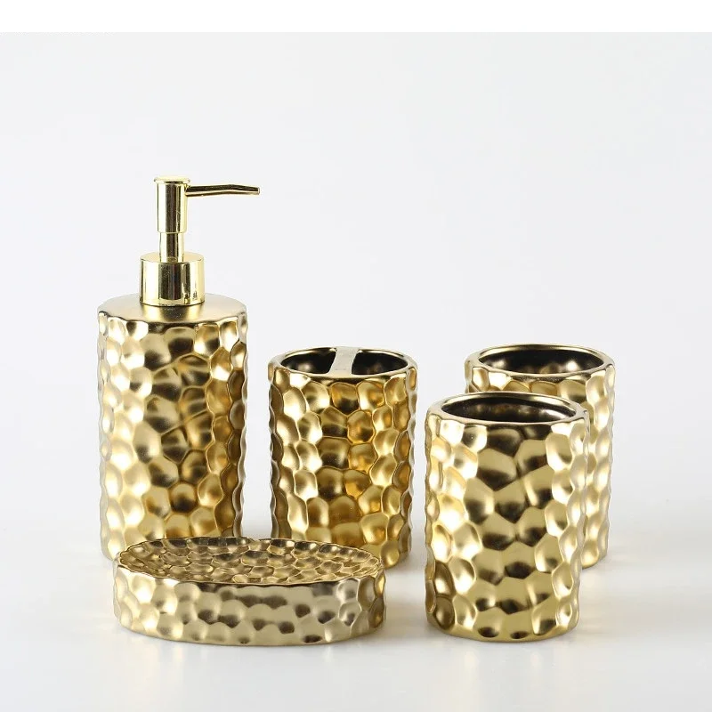 

Golden Ceramic Wash Kit Couple Mouthwash Cup Five Piece Set Hotel Hand Bottle Soap Dish Home Bathroom Accessories Gift HQ242