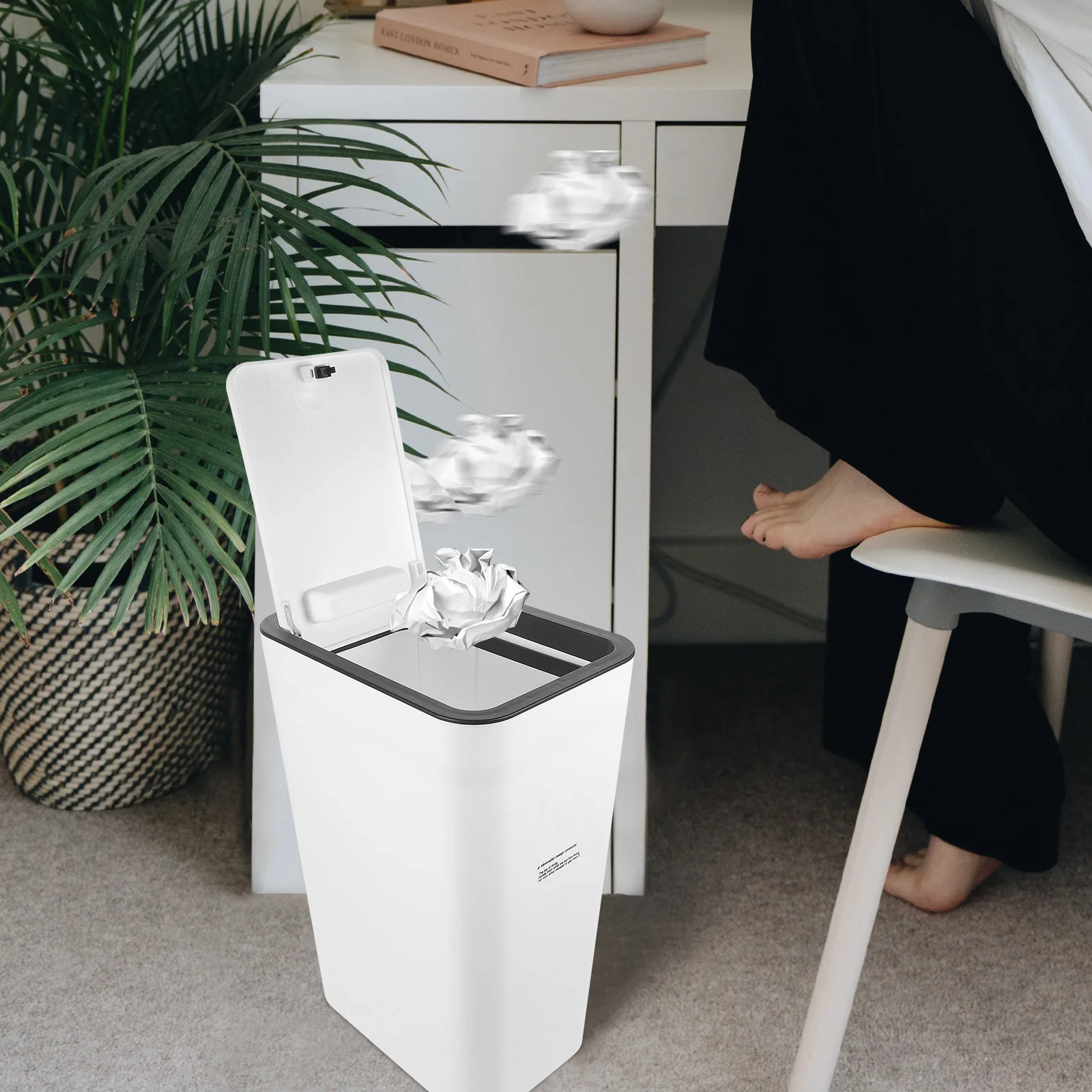 1 قطعة صندوق الدواسة الأبيض سلة المهملات البلاستيكية النحيفة مع غطاء تصميم كبير مفتوح لمكتب المطبخ الحمام غرفة نوم سلة المهملات المنزلية