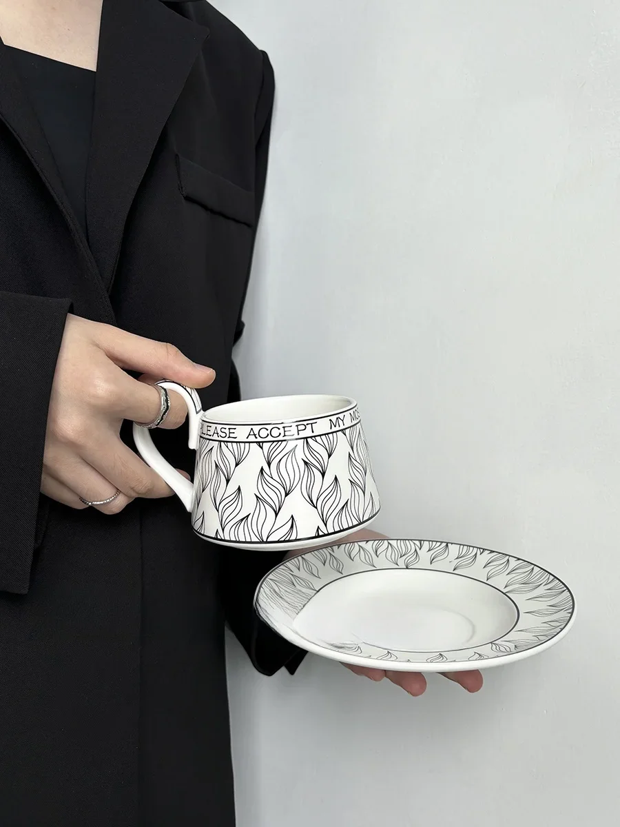 Limited Edition Orange High Handle Coffee Cup Set Elegant Petal Design Latte Art Cup for Afternoon Tea Ceramic Coffee Cups
