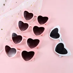 Divertenti occhiali a forma di cuore da donna, occhiali da sole vintage di design a forma di cuore, per matrimoni, feste di compleanno, oggetti di scena per foto, giocattoli regalo per bambini