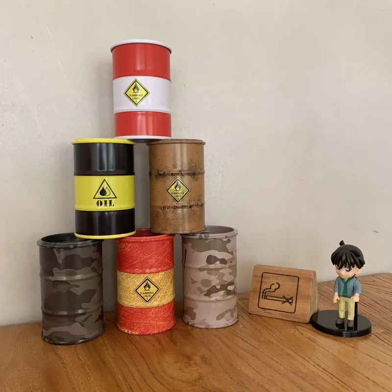 

Iron Mini Oil Drum Model Chemistry Oil Drum Model Car Model Storage Box Desktop Decoration War Games Scene Model for Boys Gifts