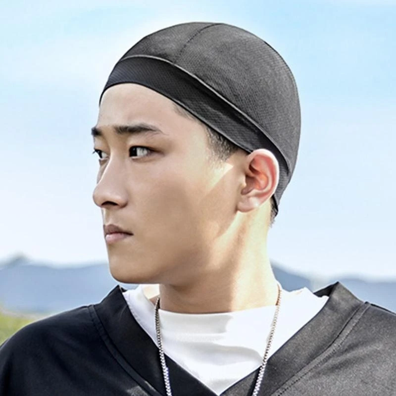 R1WE خوذة فتل العرق بطانة التبريد قبعة الجمجمة تشغيل قبعة الدراجات ماصة للعرق خفيفة الوزن Skullcap للرجال والنساء