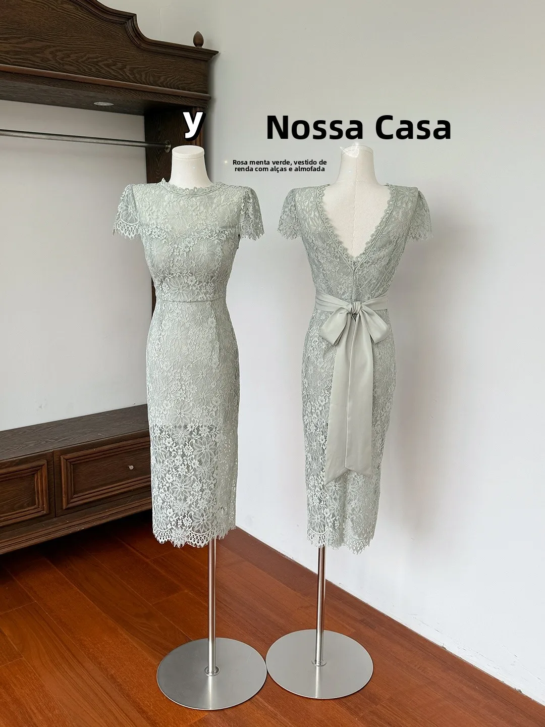 Vestido Verde Menta com Renda Vazada e Bojo, Coleção Primavera Verão Feminina Belladonna Secret Language Aileen Brand