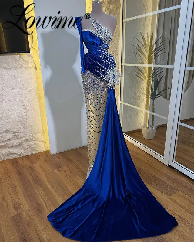 Koningsblauwe luxe kristallen één schouder lange mouwen galajurken op maat 2026 illusie bruiloft avondreceptiejurken