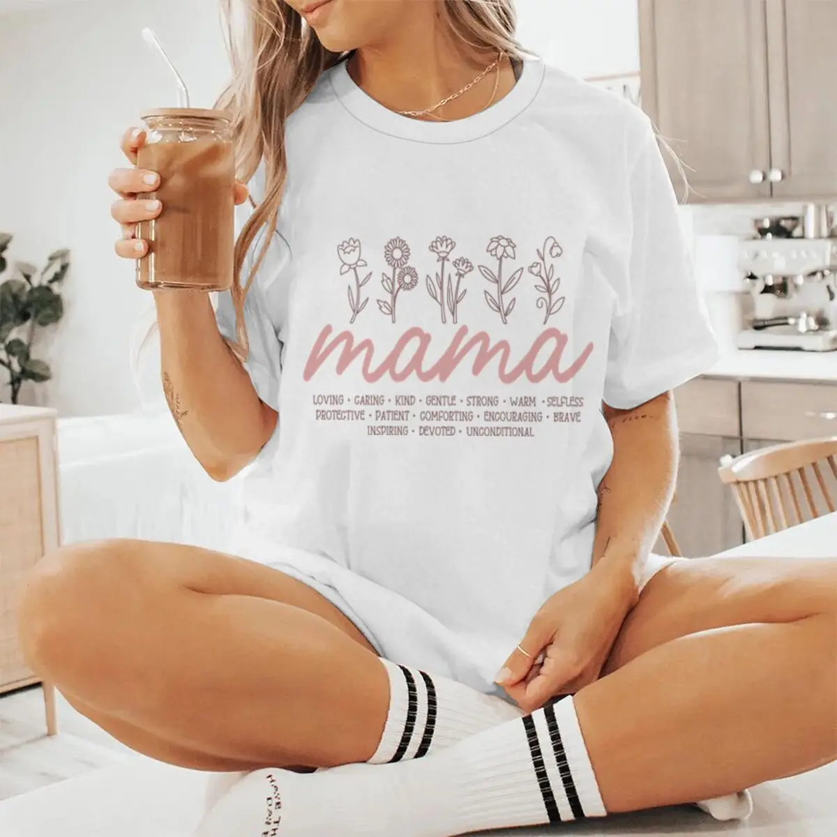 Trendy Women T-shirts Mama Boho Floral Graphic T Shirts Praise Mom Print Tees Vintage Short Sleeve Tops Gifts For Mother