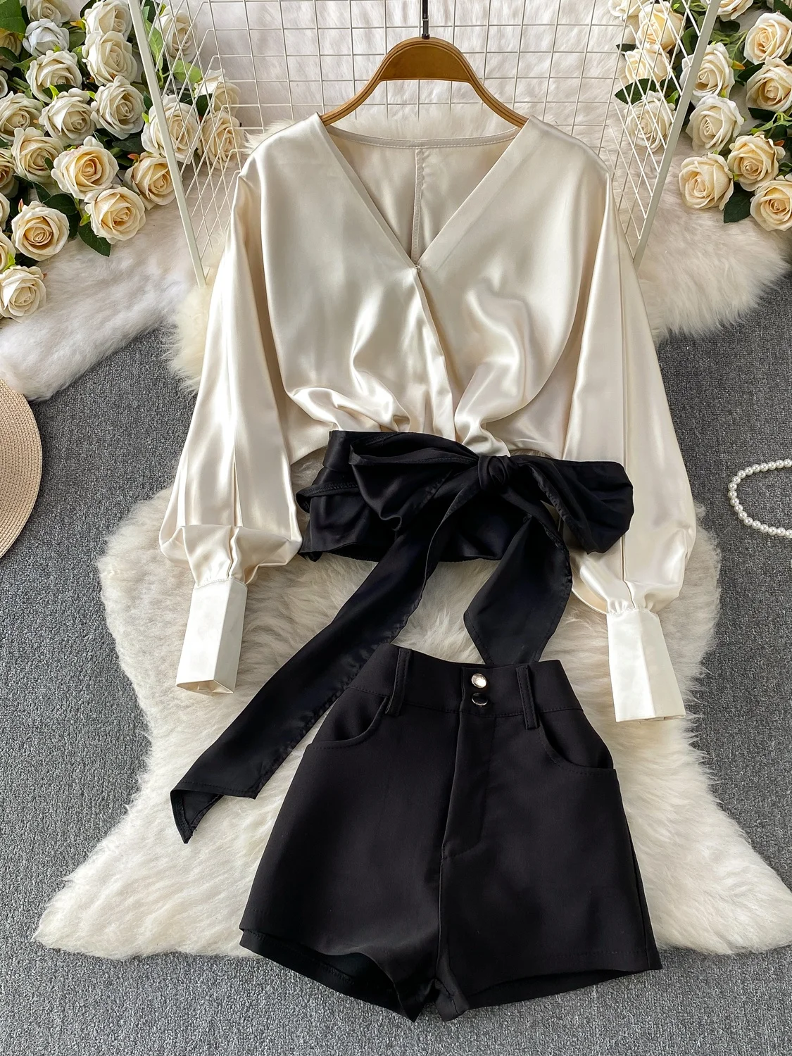 

2026 New Anti-Wrinkle Satin Slimming High-Waist V-Neck Belted Top And Pants Two-Piece Set Fashionable Business Casual Wear