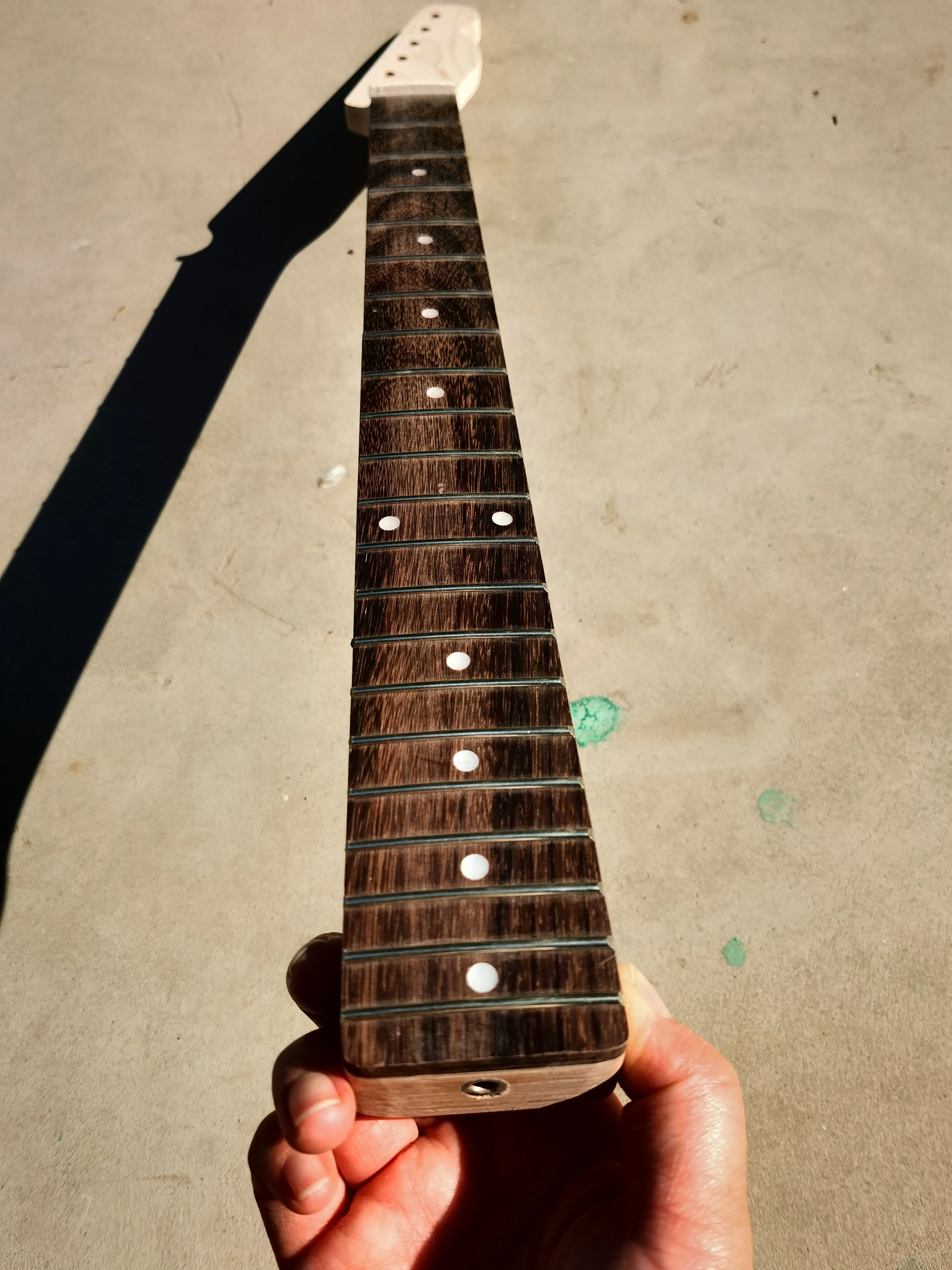 

Guitar neck 21 fret 25.5 inch maple rosewood Fretboard head nut width 42mm heel 56mm hand