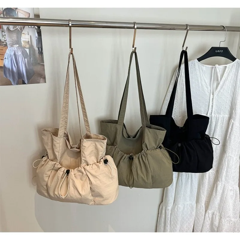 CEEKAY Solid Wrinkle Tragetasche mit Kordelzug, seitlicher elastischer Verschluss, breiter Stoffriemen, für Damen, Alltag, Schule, große lässige Schultertasche – Detail 2
