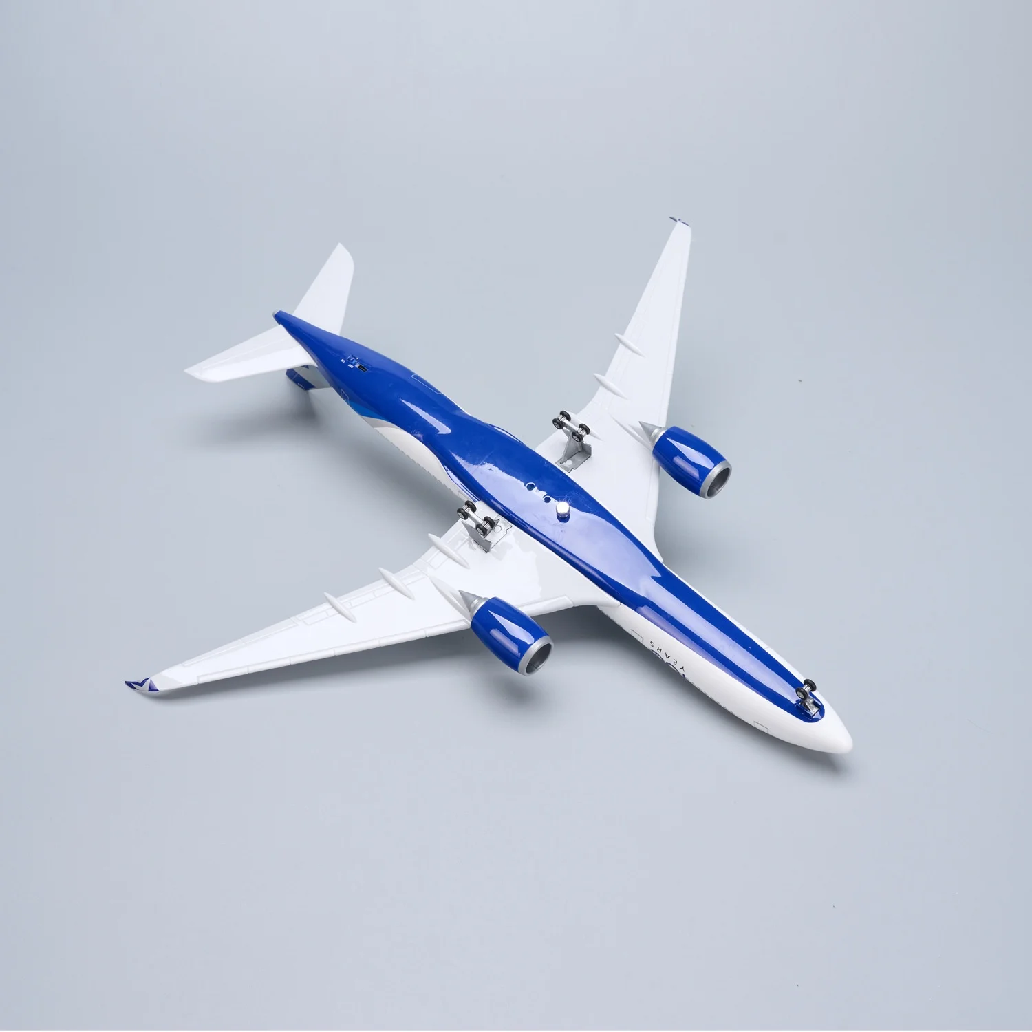 47CM Plane Model Air-bus A350 Delta Airways 100th 1/142 Plastic Airplane Model 350 Resin Aircraft Wheel Landing Gears Collected