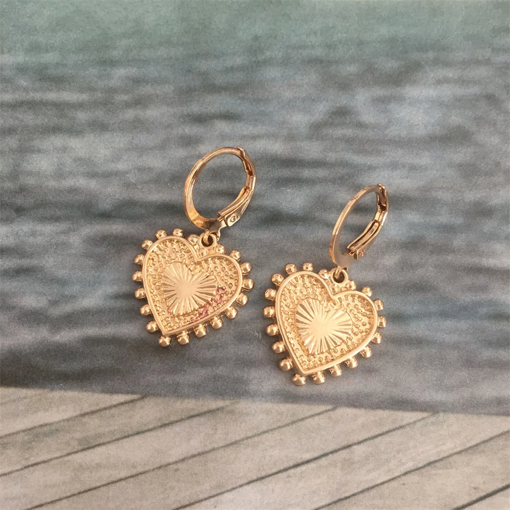 Lovely Gold Color Textured Heart Charm Hoop Earrings For Women Girl Girly Daily Young Fashion Jewelry Accessory High Quality
