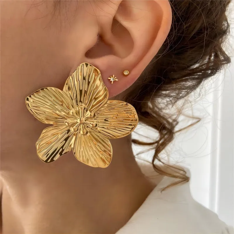 Stylish Vintage Flower Stud Earrings Gold Color Stainless Steel for Women Fashion Exaggerated Party Jewelry Gifts