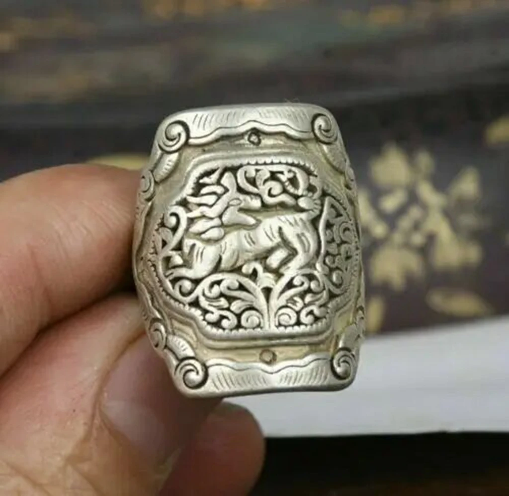 2.9Cm Old Chinese Miao Silver Kylin Qilin Beast Head Jewellery Hand Ring Mascot Fengshui