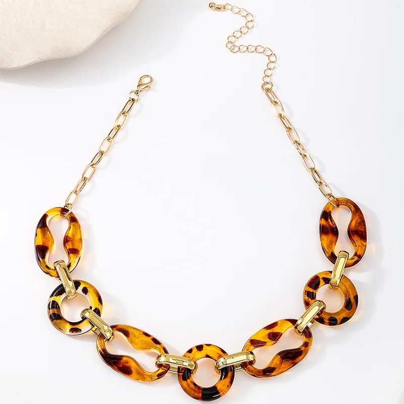 New Personalized Fashionable Necklace Women Hollowed Out European American Style Chain Amber Acrylic Leopard Print Circular