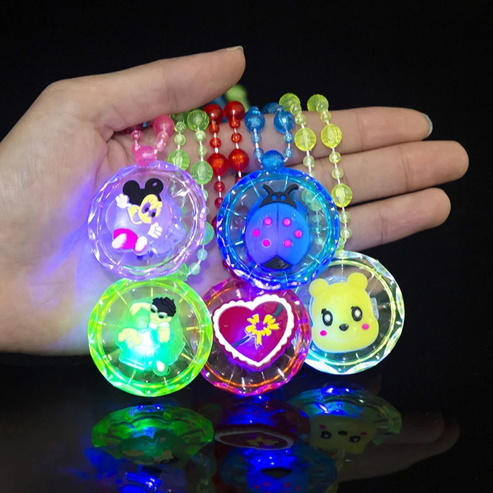 Collar luminoso de 12/24/48/96 piezas para niños y niñas, colgante Led intermitente, regalo de fiesta de cumpleaños, juguetes brillantes