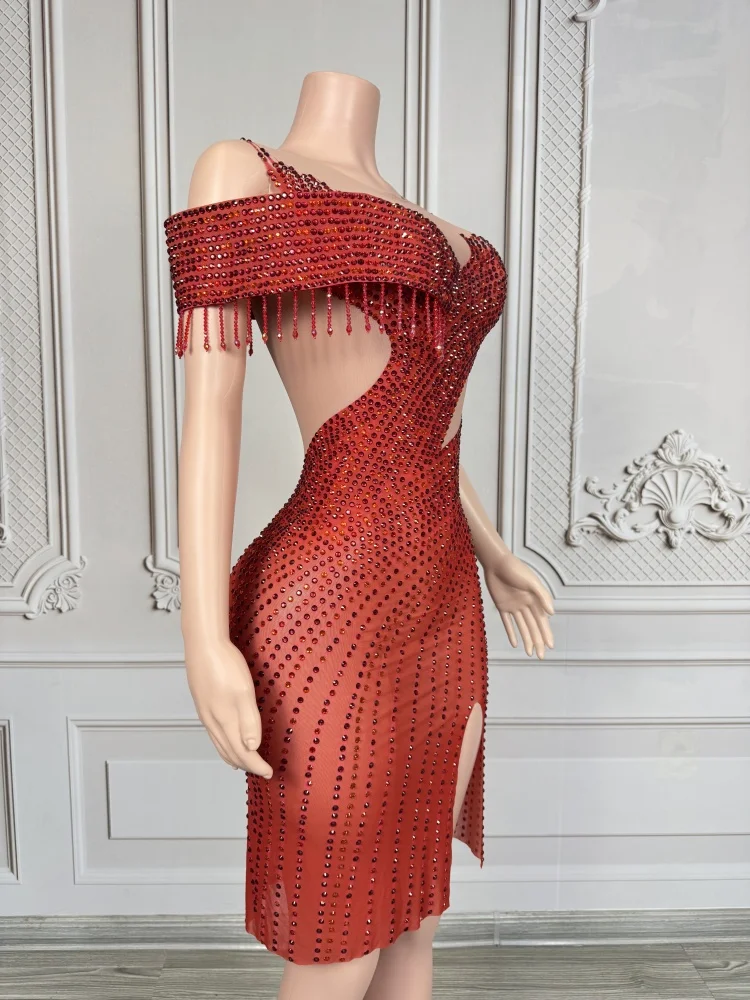 Vestido feminino sexy vermelho bodycon – ombro de fora com strass brilhantes, design recortado e fenda, perfeito para festa e noite