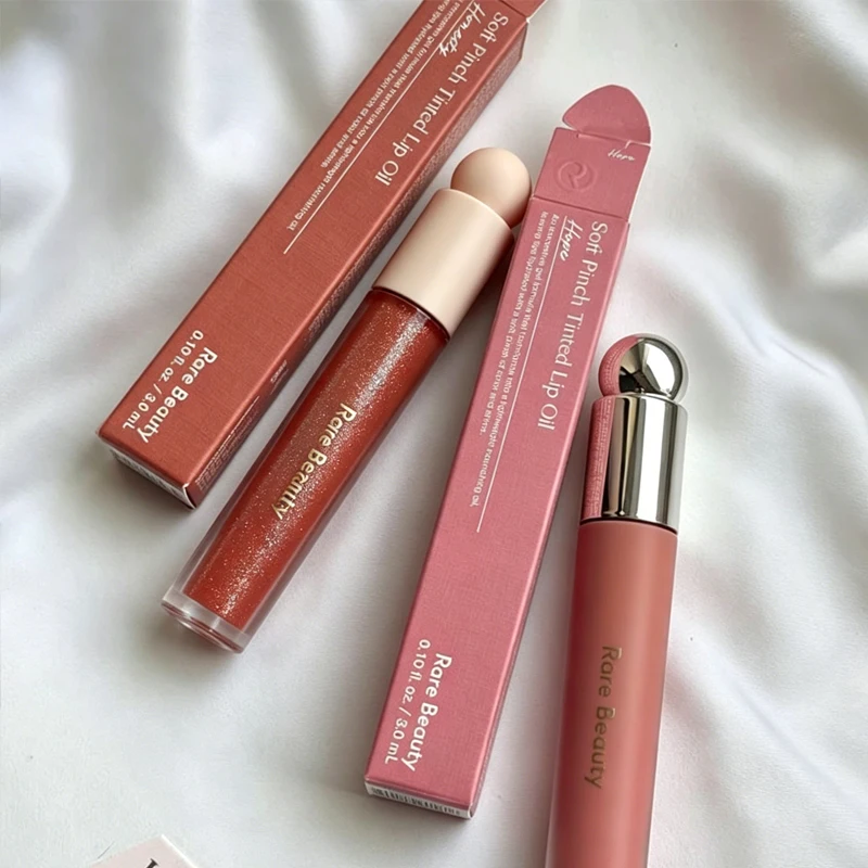 RARE BEAUTY Sparkling Lipstick, Bálsamo Labial Brillante, Maquillaje Hidratante de Larga Duración, Tinte Labial Suave, Aceite Labial con Color, Brillo Labial Happy Hope Wonder